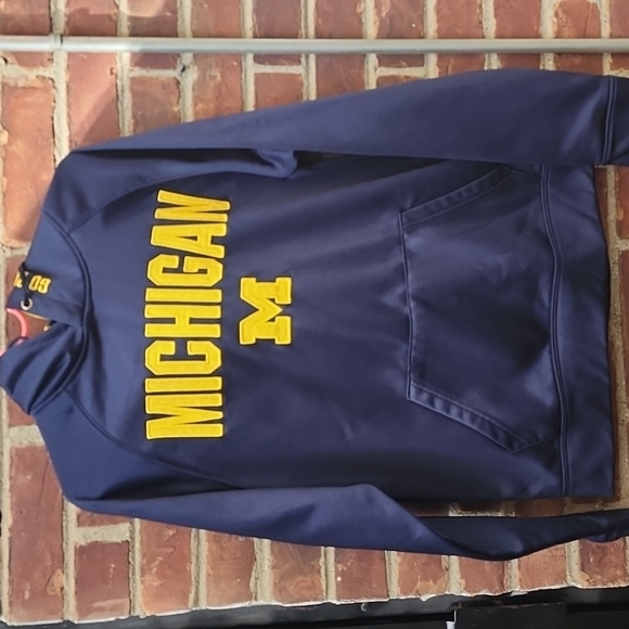 Colosseum Other - University of Michigan pullover hoodie.